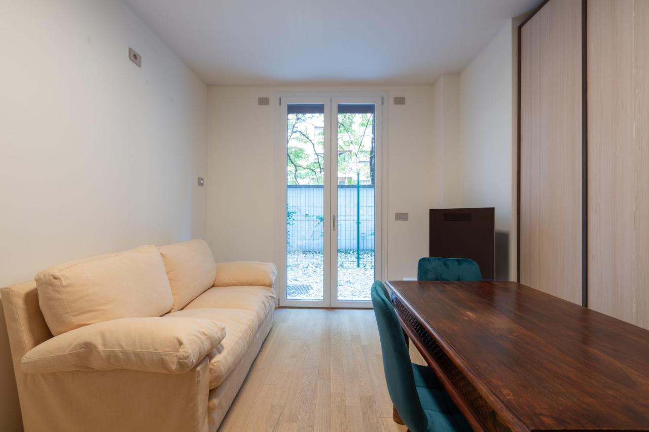밀라노 Cozy Flat With Parking 아파트 외부 사진
